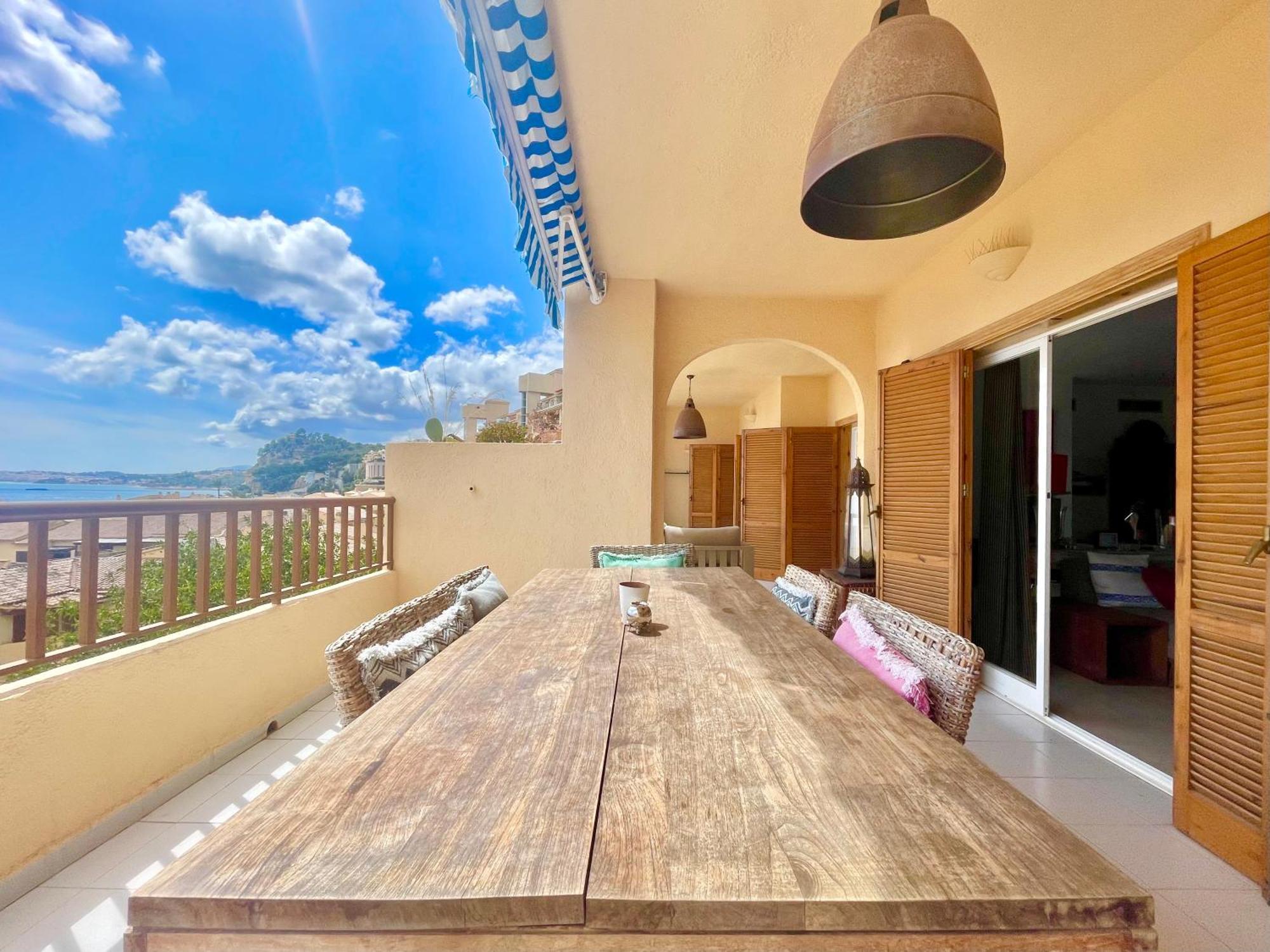 Campomanes Luxury Terrace Apartment
